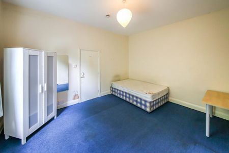 5 bedroom detached house to rent - Photo 4