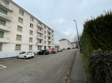 Location - Appartement T3 - 56 m² - Montbéliard - Photo 2