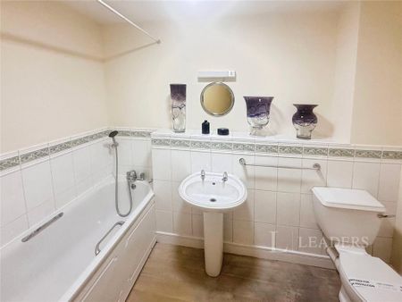 2 bedroom flat to rent - Photo 5