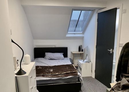 3 bedroom private hall to rent - Photo 3