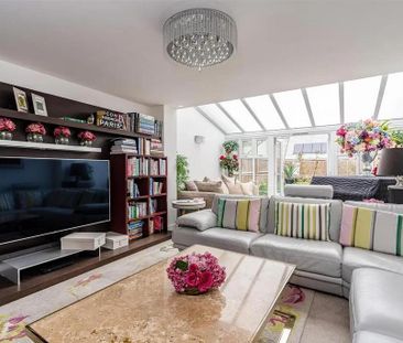 4 bedroom semi-detached house to rent - Photo 1