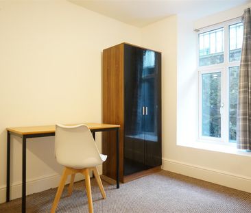 Basement Flat 54 Holyhead Road - Photo 2