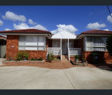 23 Brooks St, Macquarie Fields, NSW 2564 - Photo 4