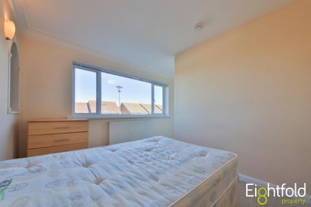 5 bedroom end of terrace house to rent - Photo 2