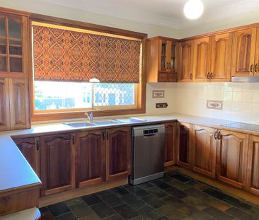 What a Grand Family Home! - Photo 4