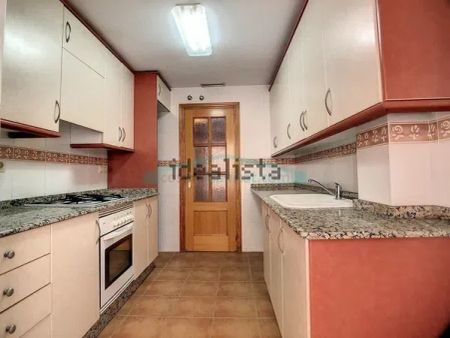 Alquiler de piso en Zona Pueblo - Foto 2