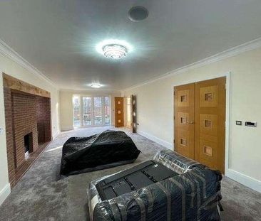 Augustus Close, Stanmore, HA7 - Photo 2