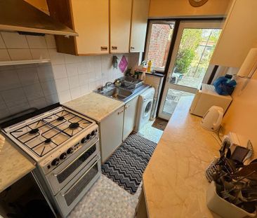 3 bedroom semi-detached house to rent - Photo 4
