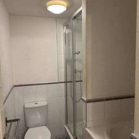 Room in a Shared House, Howard Street, RG1 - Photo 4