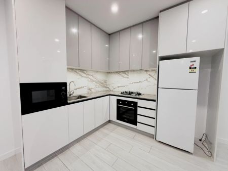 2 bed 1 bath-107 - Photo 5