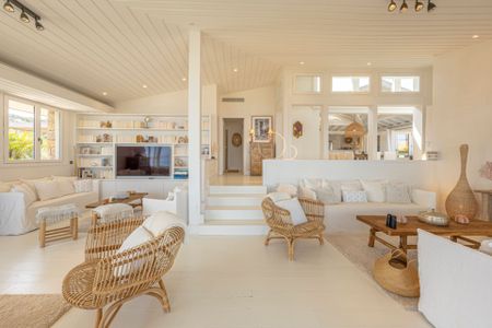 Rental Villa Bonifacio 9 Rooms 350 m² - Photo 2