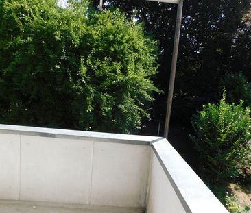 Frisch renoviert! Klasse 3-Zimmer-Wohnung mit Balkon! - Photo 1