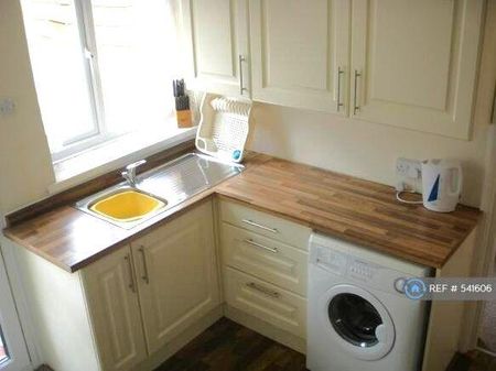 4 bedroom terraced house to rent - Photo 3
