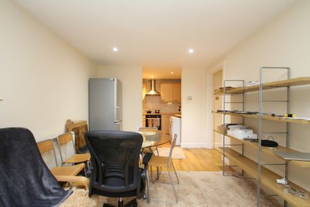 2 bed Apartment for Rent - Photo 3