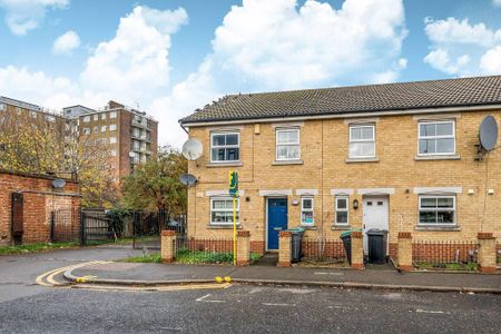 3 bedroom flat to rent - Photo 3