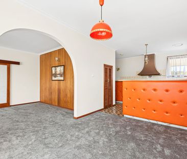 Comfortable Family Living in the Sought After Suburb of Hamlyn Heights - Photo 2