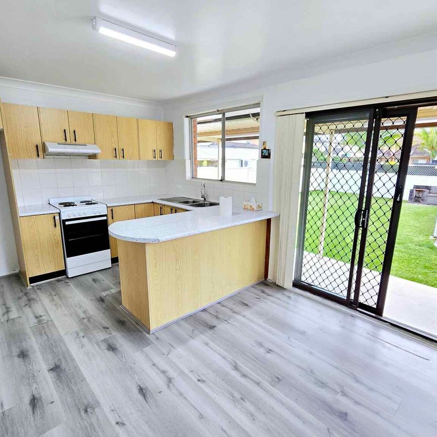 Spacious Three Bedroom Family Home - Photo 1