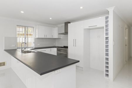 Low Maintenance Living! - Photo 4