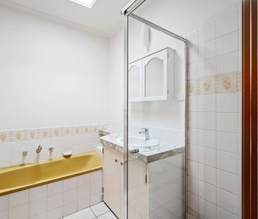 1/572 Napier St, White Hills, Vic 3550 - Photo 4