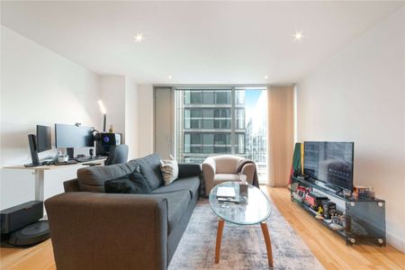 The Landmark truly lives up to its name, offering one of the highest residential accommodation in Canary Wharf. - Photo 2