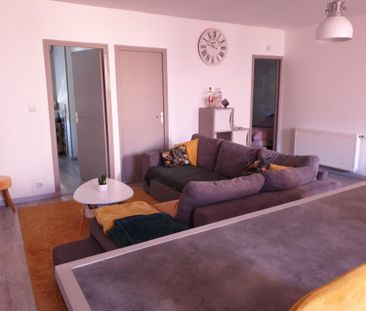 Location Appartement 4 pièces 77m² LE CREUSOT 71200 - Photo 3