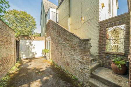 St. Margarets, KT2, London - Photo 3