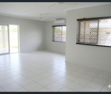 Spacious 4-Bedroom Family Home in a Quiet Location - Photo 2