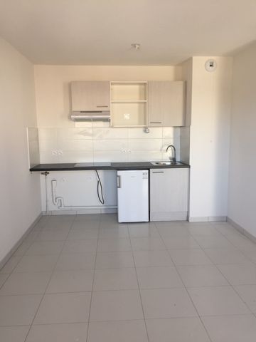 Location Appartement 2 pièces 43m² - Photo 2