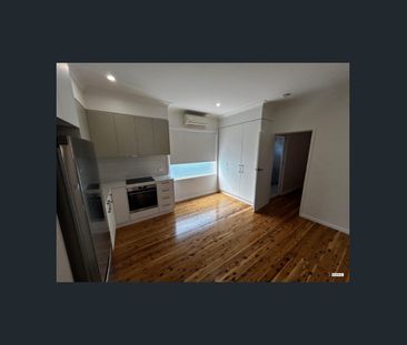 Fully Renovated 1 Bedroom Central Albury Unit - Photo 1