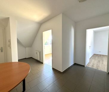 Sehr helle, gepflegte 2-Zimmer-Wohnung mit neuer Tischlerküche und ... - Photo 4