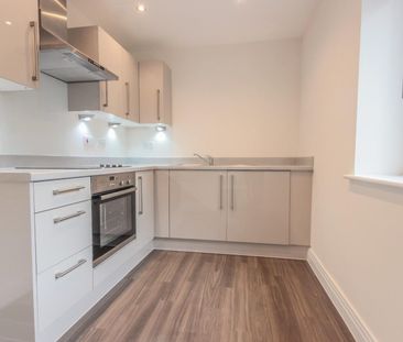 Skyline House, Swingate, Stevenage - Photo 3