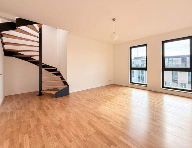 Dachgeschosswohnung (1 Schlafzimmer) mit Dachterrasse und Klimaanlage - KEIN Fahrstuhl - Photo 1