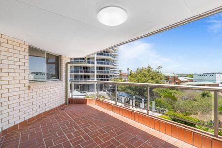 Refurbished Two Bedroom Unit - Photo 4