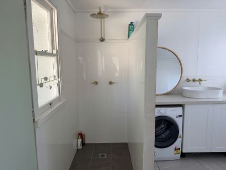 Quaint Cottage with Granny Flat - Photo 5