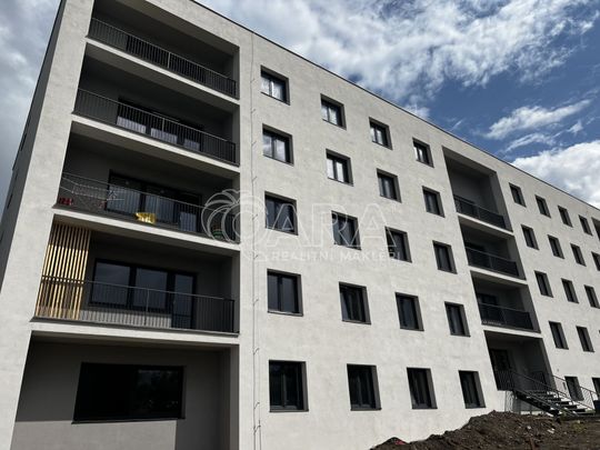 Pronájem bytu 1+kk a garsoniéry 38 m², Husova , Louny - Photo 1