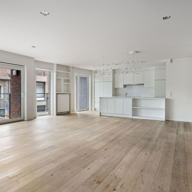 Appartement te huur in Roeselare voor € 1.105 met 2 slaapkamers - Photo 1