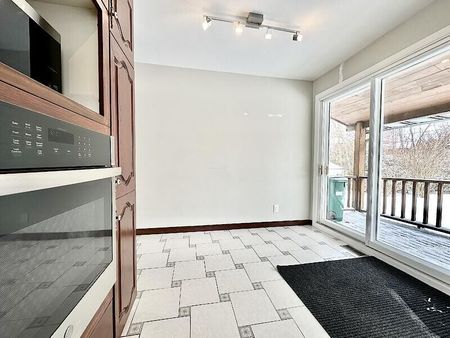 811 Willow Ave - Photo 2