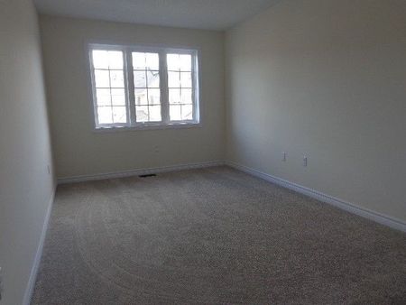 For Lease - 7 Hiscott Drive, Hamilton, Ontario - Photo 3