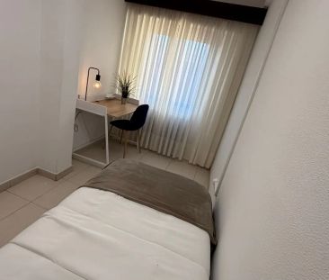 Room in a shared 9-bedroom apartment for rent in Palos de Moguer - Photo 3