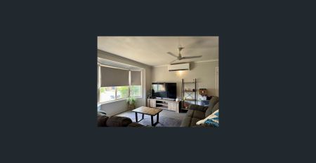 CONVENIENT IN BEACONSFIELD - Photo 2