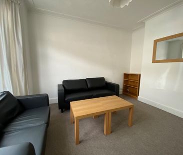 4 bedroom terraced house to rent - Photo 1