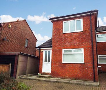 Priory Grove, Chadderton - Photo 1