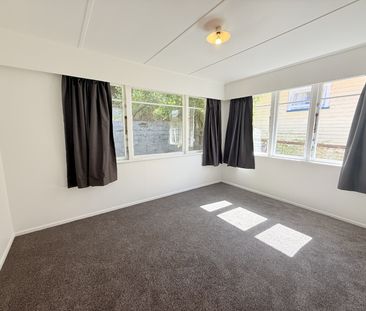 16 Sunny Grove, Wainuiomata - Photo 2