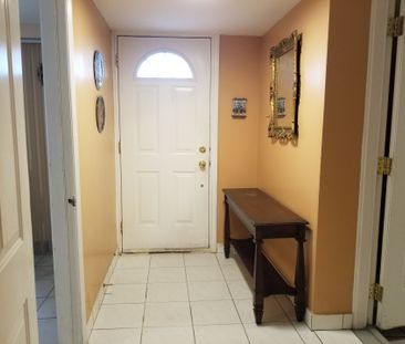 For Lease - 84 Denbigh Crescent, Toronto, Ontario - Photo 4