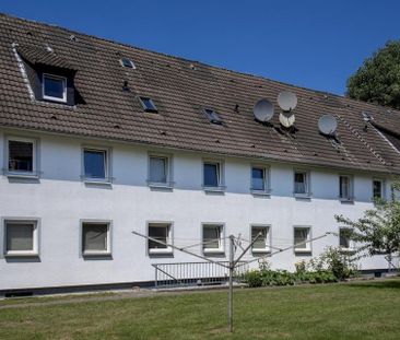 Dachgeschosswohnung, 2 Zimmer mit Wannenbad, Bezugsfertig - Foto 1