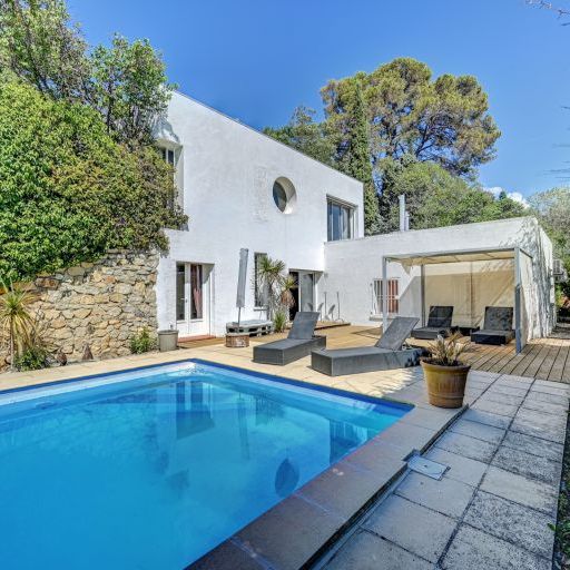 Location Maison Aix-en-Provence 6 Pièces 206 m² - Photo 1