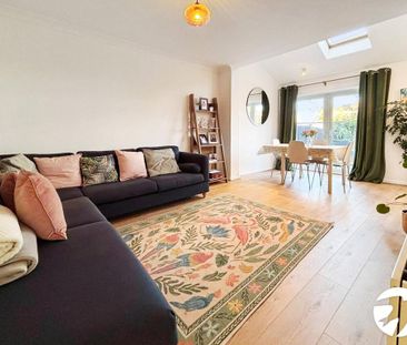 4 bedroom semi-detached house to rent - Photo 2