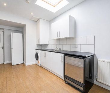 2 bedroom end of terrace house to rent - Photo 6