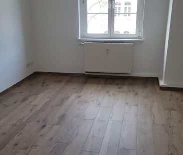 Dachgeschosswohnung mit Balkon in ruhiger Wohnlage! - Photo 1