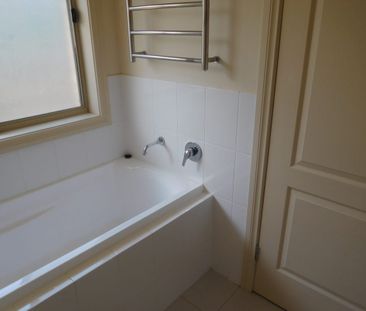 Spacious 3-Bedroom Family Home in Great Location! - Photo 6